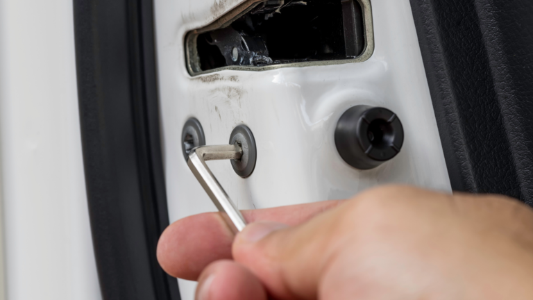 Instant Car Door Unlocking Service in Maywood – Check Now!